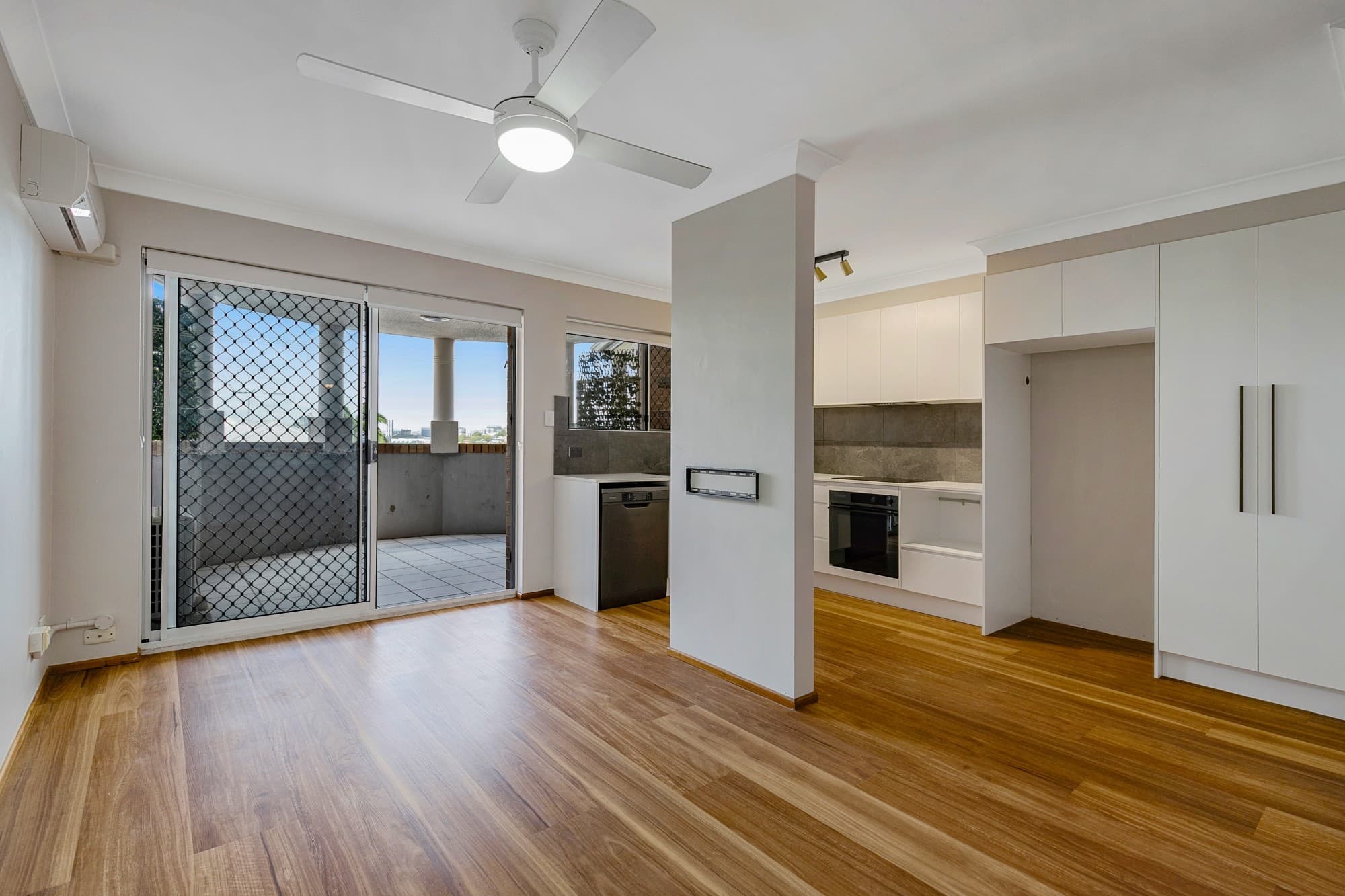 11 / 12 Little Street, Albion